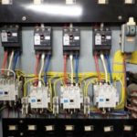 愛知県にて、分電盤内 開閉器 ブレーカーと電磁接触器取替電気工事のご依頼をいただきました。