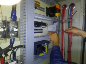 愛知県内にて、制御機器 スイッチングパワーサプライ取替工事のご依頼をいただきました。