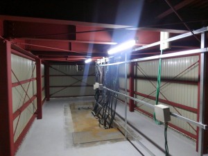 愛知県内の工場で、BCP(事業継続計画)対策として、キュービクル嵩上、電気設備工事のご依頼をいただきました。