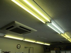 愛知県の事務所にて、逆富士型 照明器具取替工事のご依頼をいただきました。