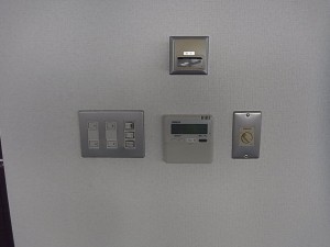 名古屋市のオフィスにて、原状回復行工事 スイッチ移設工事のご依頼をいただきました。