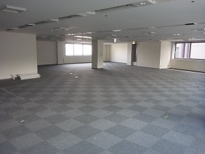 名古屋市のオフィスにて、床配線撤去処理工事のご依頼をいただきました。