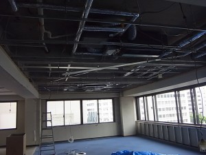 名古屋市のオフィス ビルテナントにて、埋め込み型 照明器具取替 電気工事のご依頼を頂きました。