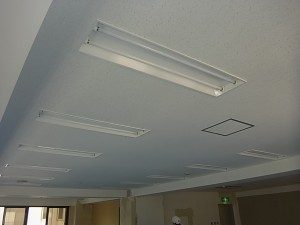 名古屋市のオフィス ビルテナントにて、埋め込み型 照明器具取替 電気工事のご依頼を頂きました。