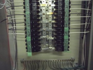 名古屋市のオフィスにて、OAタップ増設 電気工事のご依頼を頂きました。