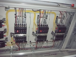 愛知県のオフィスにて、OAフロア内コンセント配線工事のご依頼を頂きました。