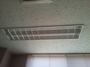 愛知県の事務所にて、LED照明器具取替電気工事のご依頼を頂きました。