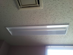 愛知県の事務所にて、LED照明器具取替電気工事のご依頼を頂きました。