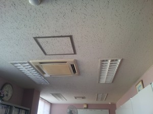 愛知県の事務所にて、LED照明器具取替電気工事のご依頼を頂きました。